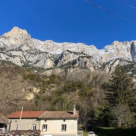 Appartement Entre La Montagne Et La Riviere à Sinsat Extérieur photo
