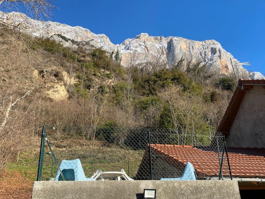Appartement Entre La Montagne Et La Riviere à Sinsat Extérieur photo